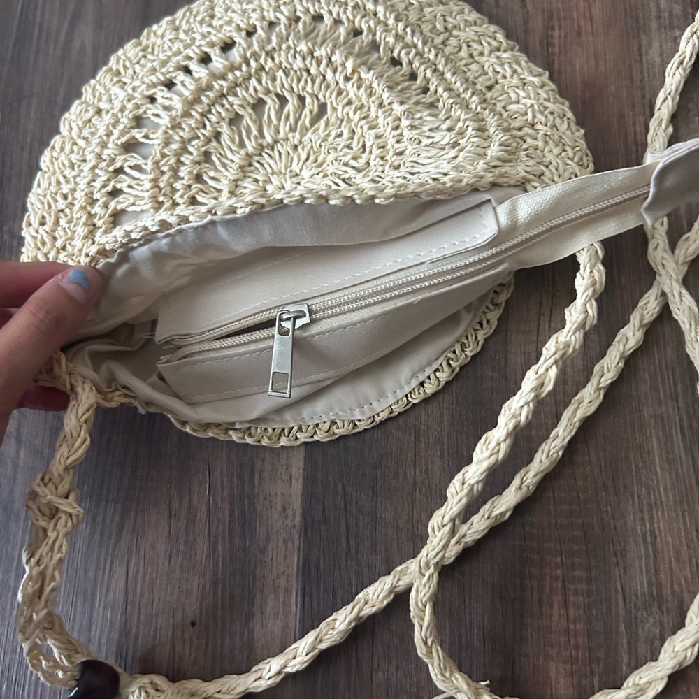 Straw beach purse